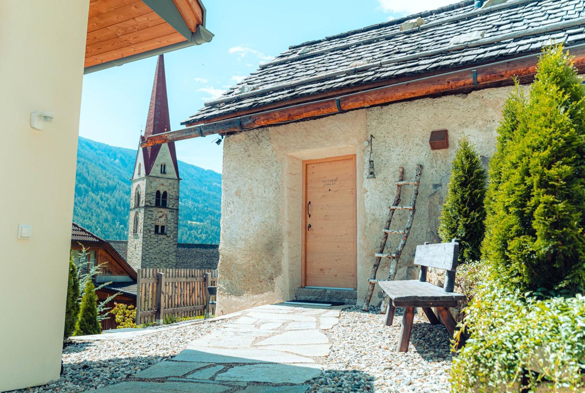 Apartments, Guest House & Historic Chalet Neuhaus San Sigismondo Exterior photo