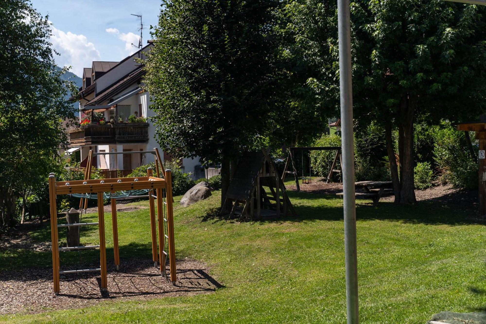 Apartments, Guest House & Historic Chalet Neuhaus San Sigismondo Exterior photo