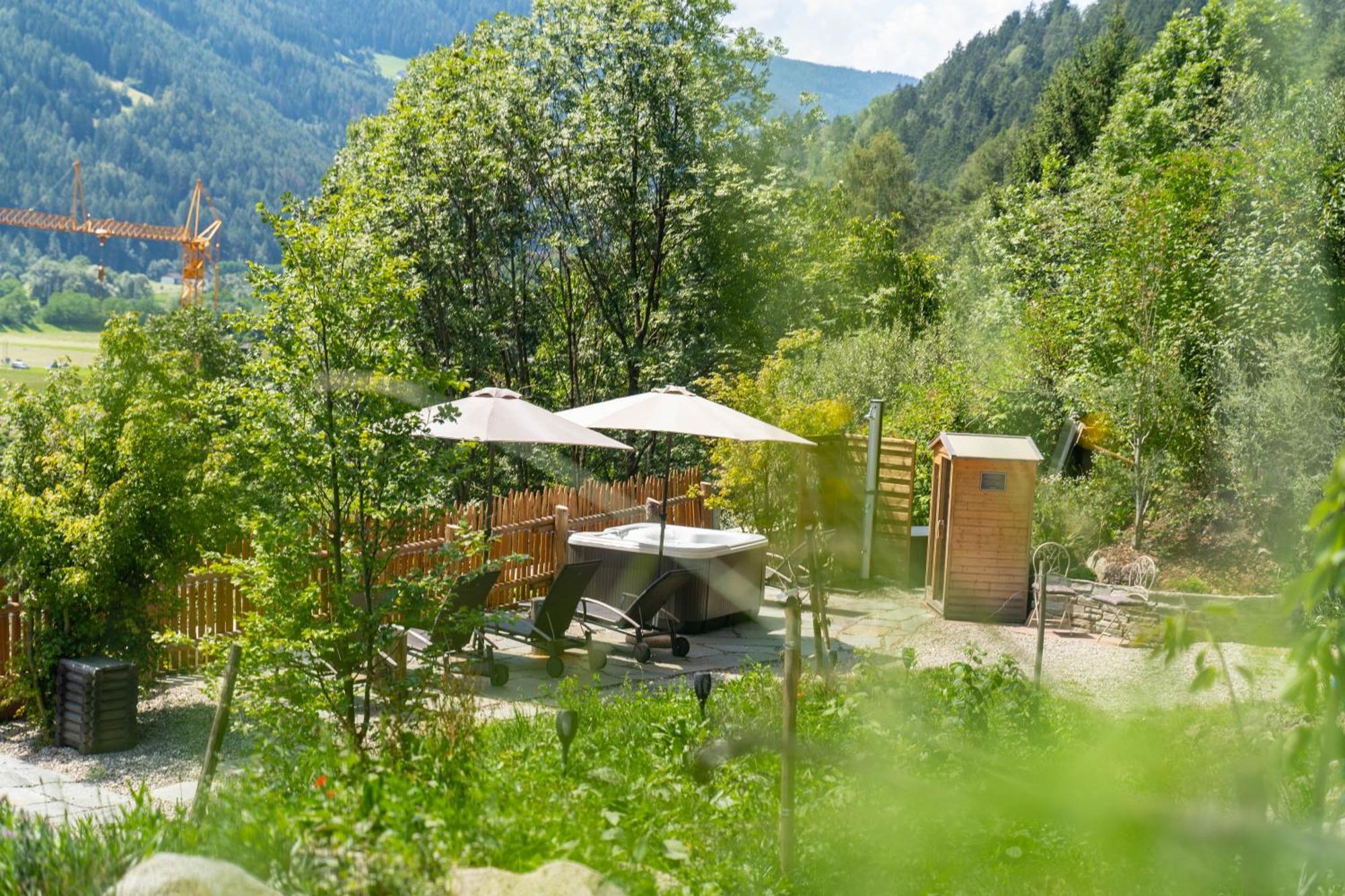 Apartments, Guest House & Historic Chalet Neuhaus San Sigismondo Exterior photo